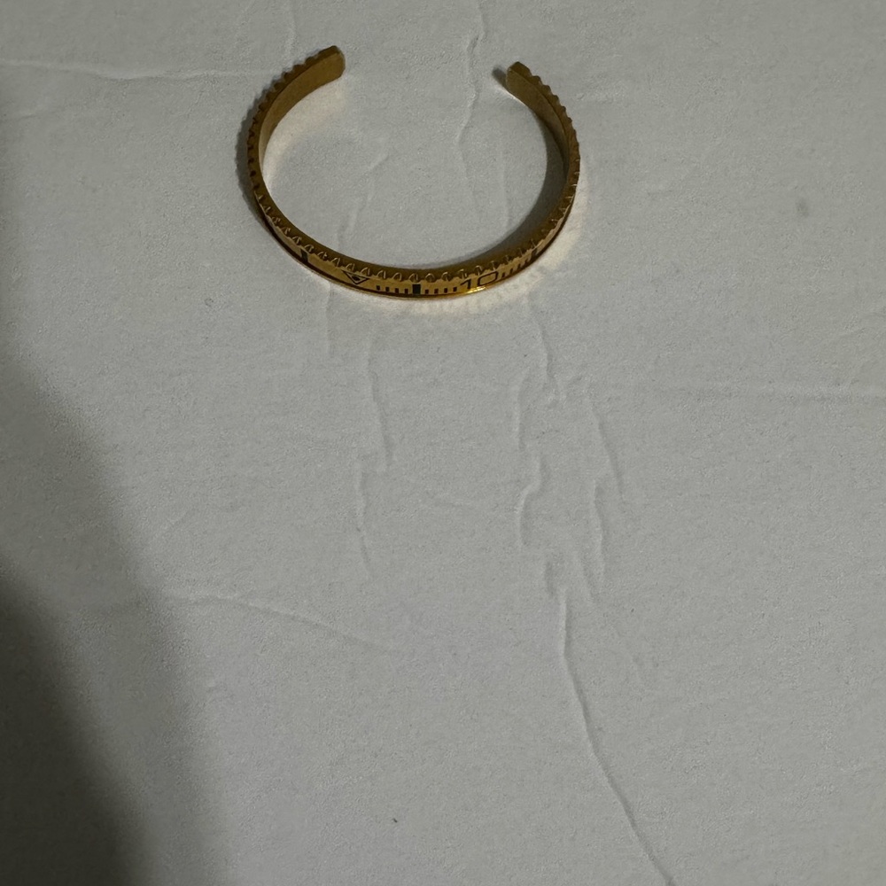 Fashion Jewelry Gold-Plated Roman Numerals Cuff-Bracelet (UNISEX)